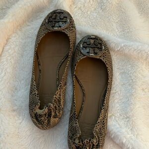 Tory Burch Reva faux snake print 6.5
